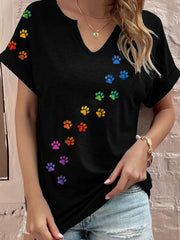 Frauen buntes T-Shirt mit Pfoten druck